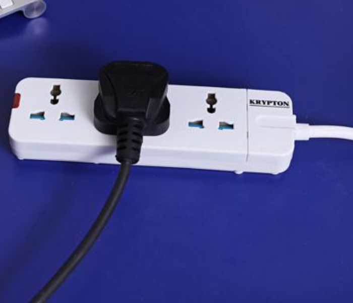 Krypton KNES5077 3 Way Extension Socket White 4 in OMAN