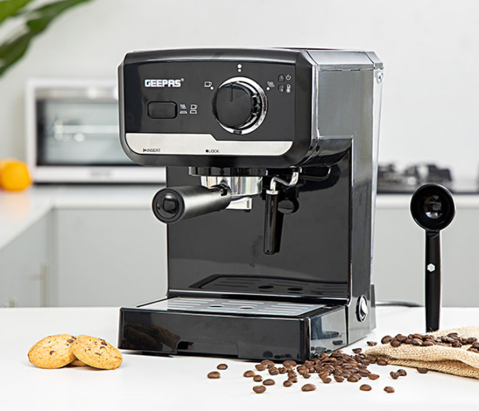 Geepas GCM41507 1.25L Cappuccino Maker Glass Pot - Black 3 in UAE