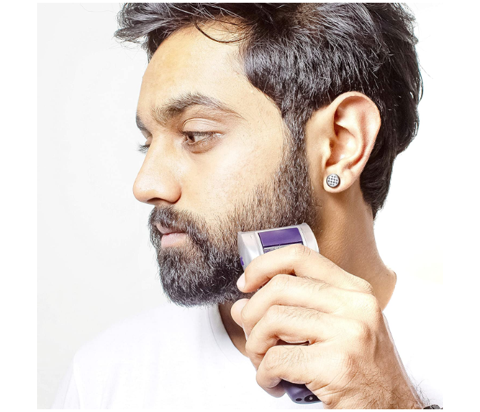 Geepas GSR8695 Rechargeable Shaver for Men 6 in UAE