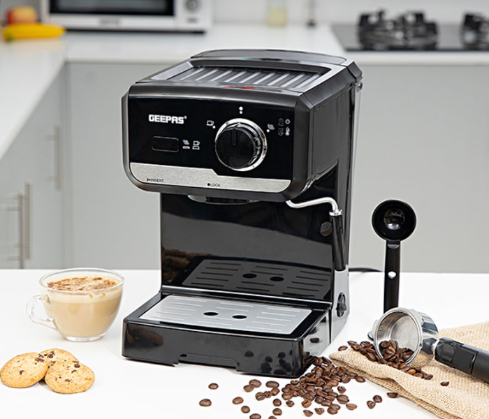 Geepas GCM41507 1.25L Cappuccino Maker Glass Pot - Black 2 in UAE
