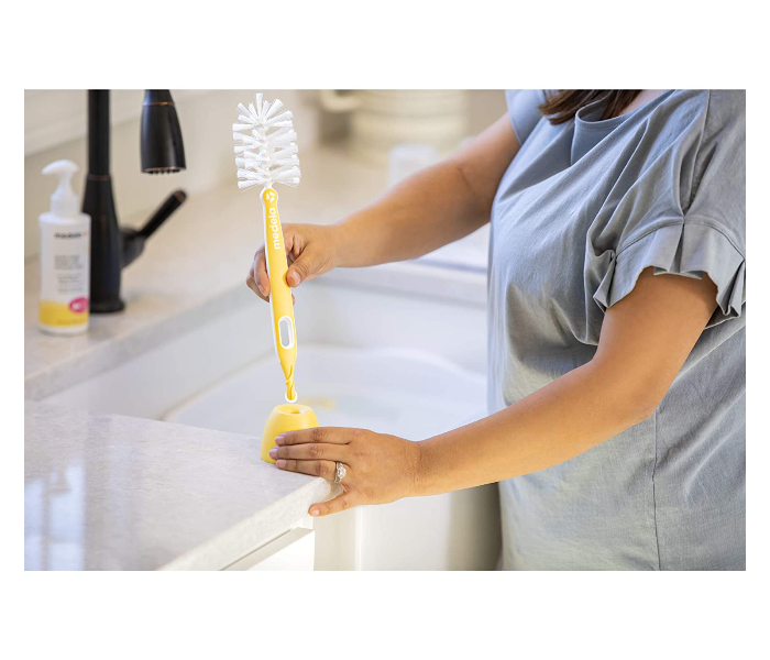 Medela Quick Clean Bottle Brush 4 in UAE