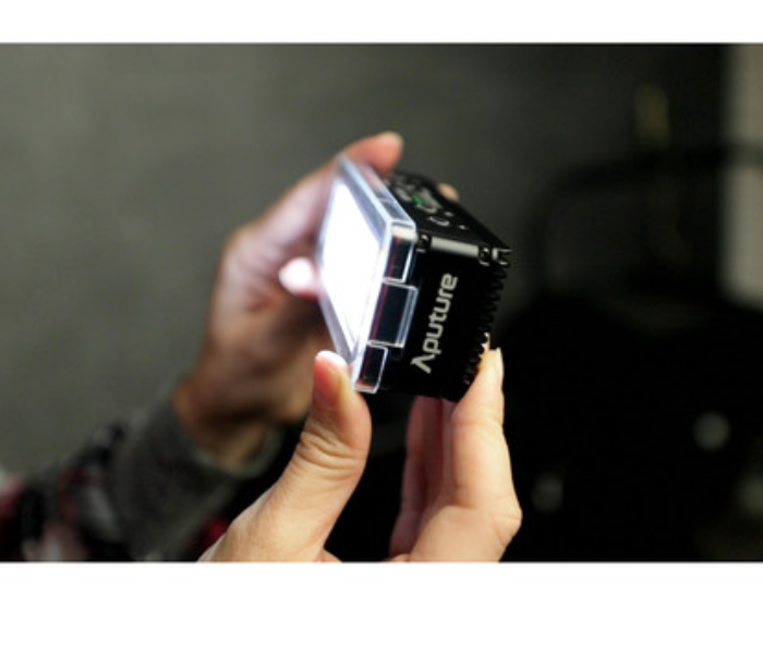 Aputure AWP-749 Al-Mw Led Video Light– Black 7 in UAE