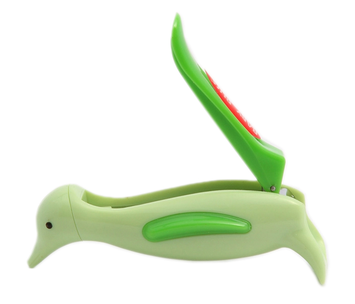 Baby Plus BP6052N Baby Nail Clipper with a Pen Queen Design - Green - Zoom Image 2