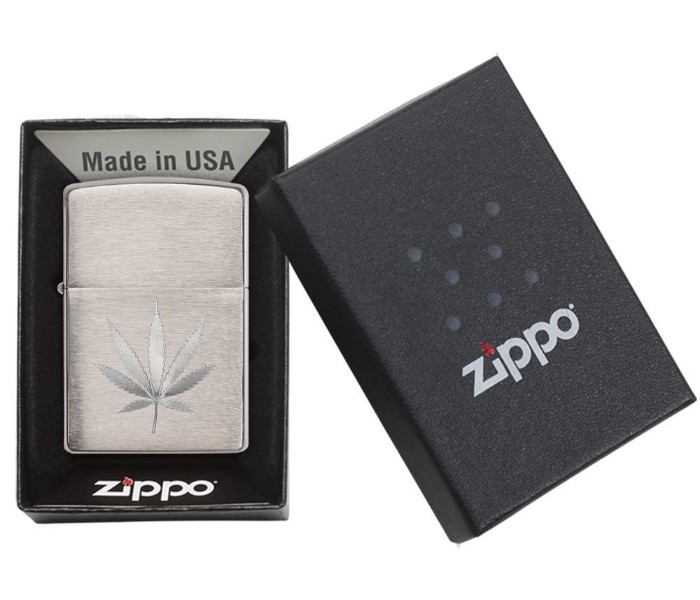 Zippo 29587 Leaf Engraved Lighter Silver - Zoom Image 3