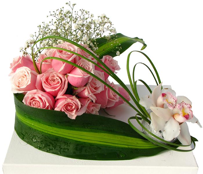 Arabian Florist 15 Pieces Love Expression Pink Roses & One Cymbidium Orchid Bouquet - Zoom Image