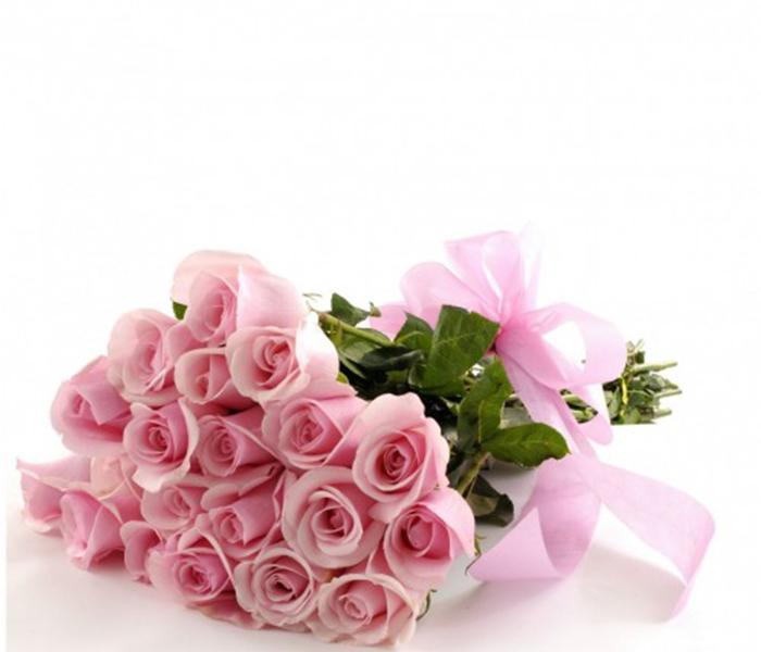 Arabian Florist 20 Pieces Soft Pink Titanic Roses Bouquet - Zoom Image