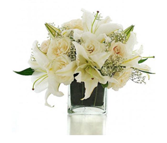 Arabian Florist 3 White Lilies & 8 White Roses Solace with Glass Vase - Zoom Image