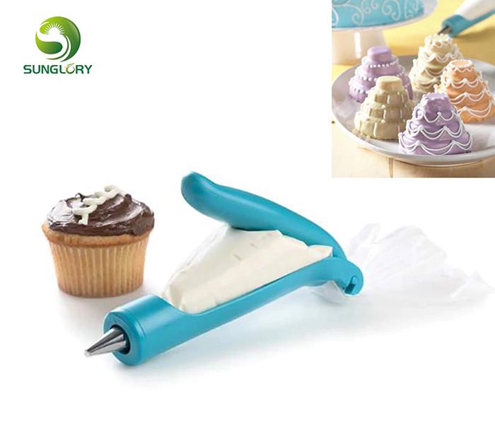 EZ Deco Icing Pen Cake Decorator Tools Set with Pastry Bags - Zoom Image 4