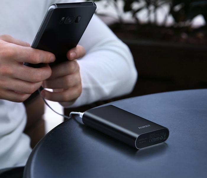 Aukey PB-T15 10050mAh QC 3.0 Two Way Power Bank - Black - Zoom Image 1