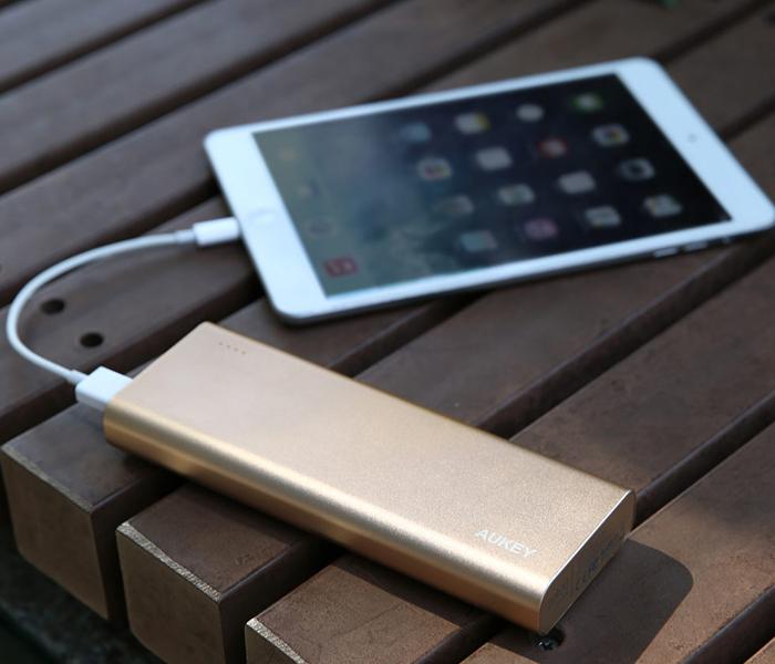 Aukey PBAT20 20100mAh QC 3.0 Dual Port Power Bank - Golden - Zoom Image 4