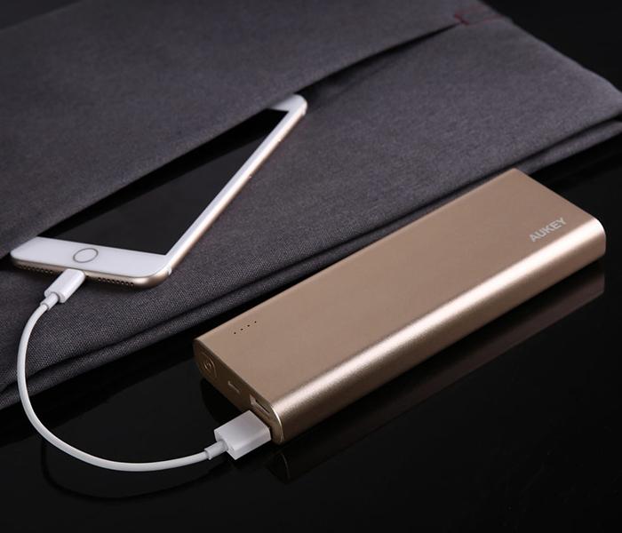 Aukey PBAT20 20100mAh QC 3.0 Dual Port Power Bank - Golden - Zoom Image 5