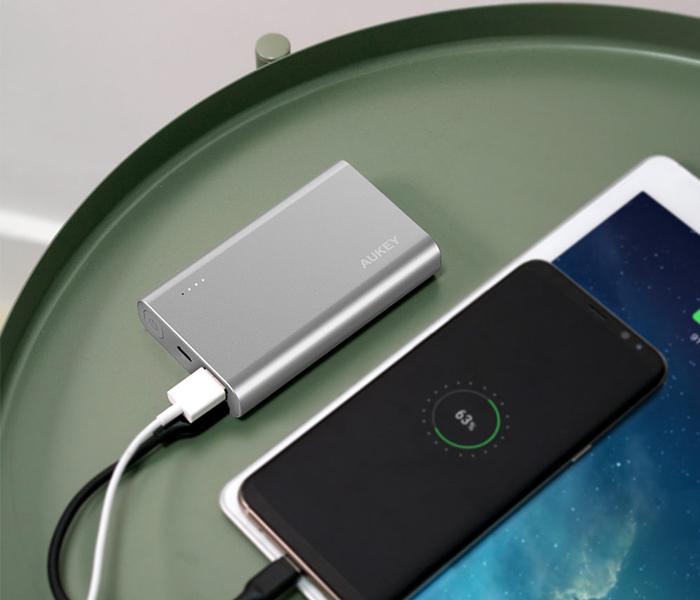 Aukey PB-AT10 10050mAh QC 3.0 Dual Port Power Bank - Silver - Zoom Image 5