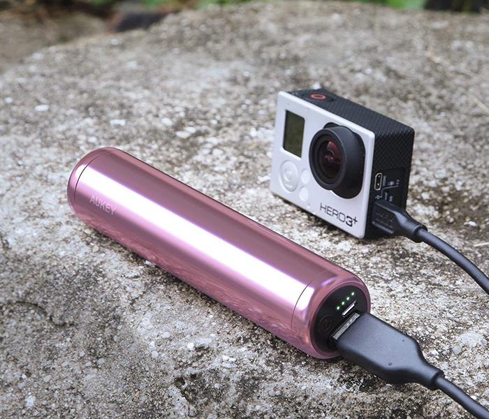 Aukey PB-N55 7000mAh Lipstick Sized Glossy Power Bank - Pink - Zoom Image 5