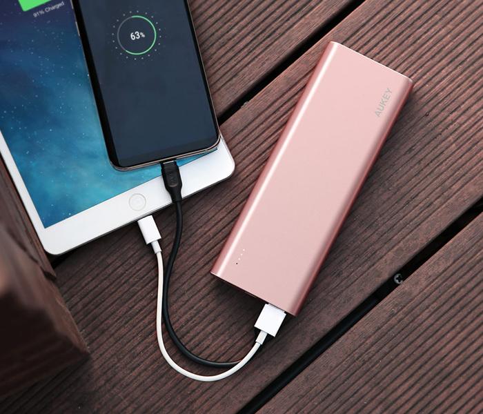 Aukey PBAT20 20100mAh QC 3.0 Dual Port Power Bank - Pink - Zoom Image 3