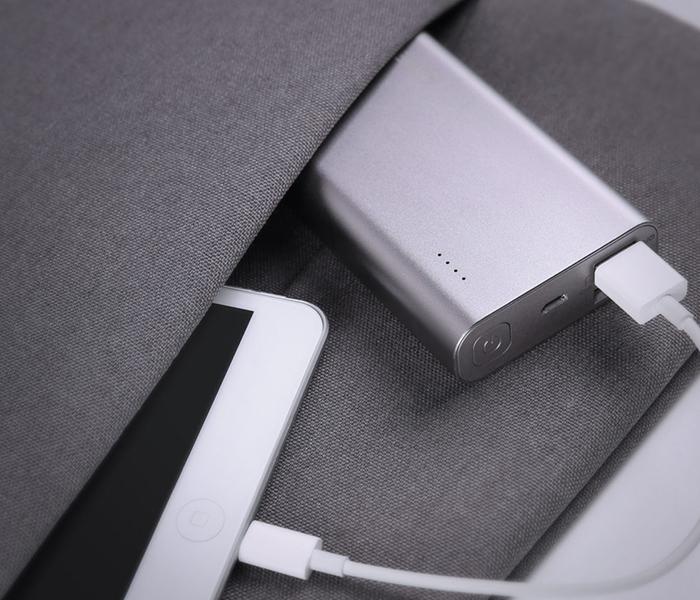 Aukey PB-AT10 10050mAh QC 3.0 Dual Port Power Bank - Silver - Zoom Image 3