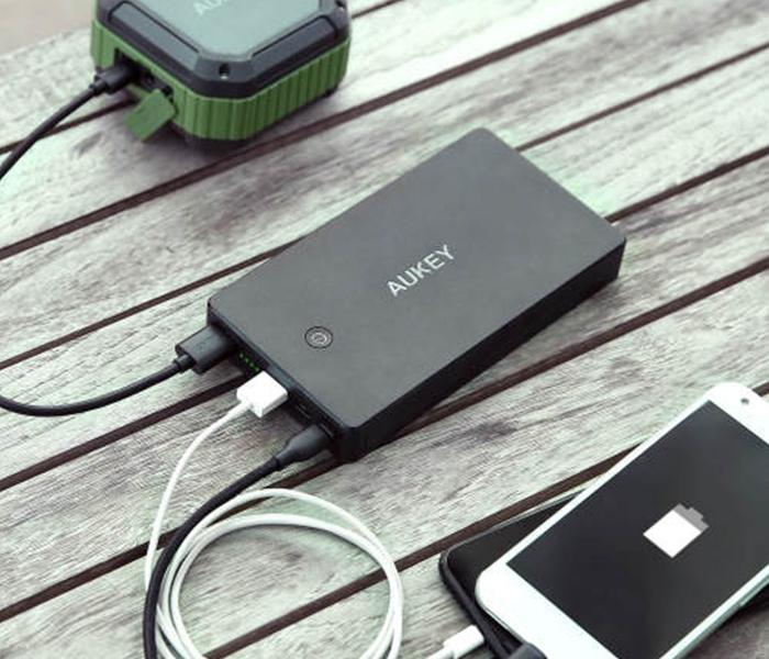 Aukey PB-Y20 20000mAh USB C Power Bank with Power Delivery - Black - Zoom Image 5