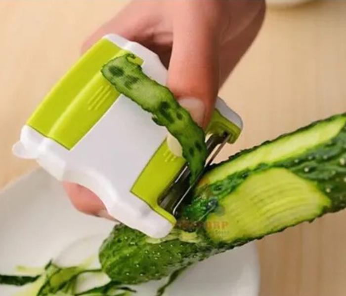 Plastic Pocket Size Peeler, Slicer & Shredder - Green - Zoom Image 3