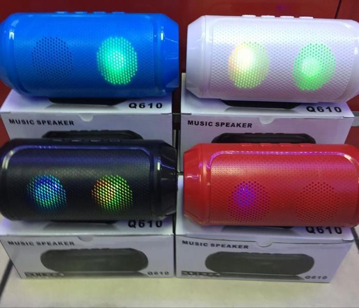 Wireless Flash Light Bluetooth Speaker With Micro SS, USB & FM Support (Q610) - Zoom Image 3