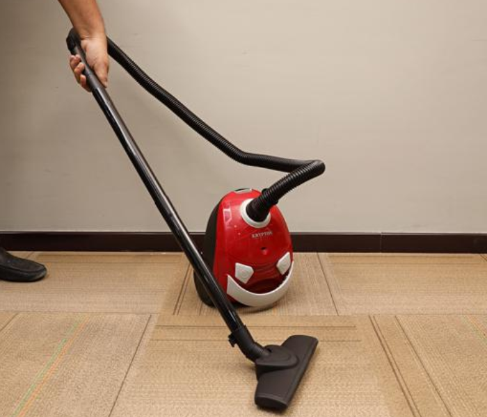 Krypton KNVC6181 1.5Litre 2200W Dust Capacity Vacuum Cleaner - Black and Red - Zoom Image 2