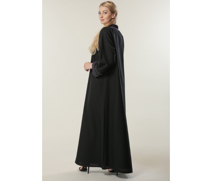 Moistreet Small Black Abaya with Pleated Collar and Hand Embroidery - Zoom Image 3