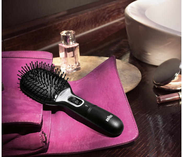 Braun BR710 Satin Hair Brush with Iontec Technology - Black - Zoom Image 4