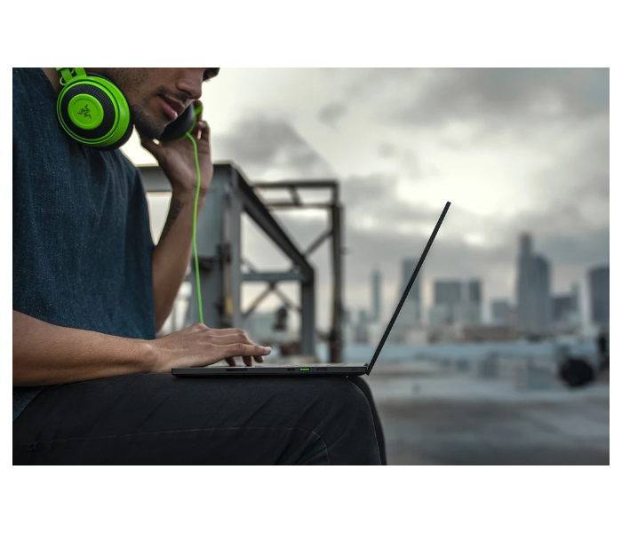 Razer Blade 15 Base RZ09-03287 16GB RAM 512GB SSD 15.6 inch Intel Core i7 8GB NVIDIA Windows 10 Home - Black in UAE