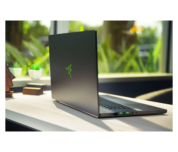 Razer Blade RZ09-03297E42-R341 16GB RAM 512GB SSD 17.3 inch Intel Core i7 8GB NVIDIA Windows 10 Home - Black in UAE