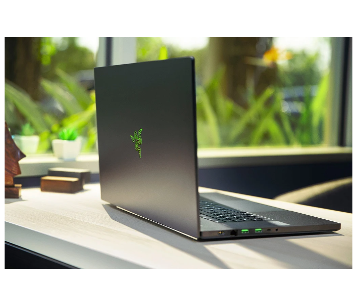 Razer Blade RZ09-03295E42-R341 16GB RAM 512GB SSD 17.3 inch Intel Core i7 8GB NVIDIA Windows 10 Home - Black in UAE