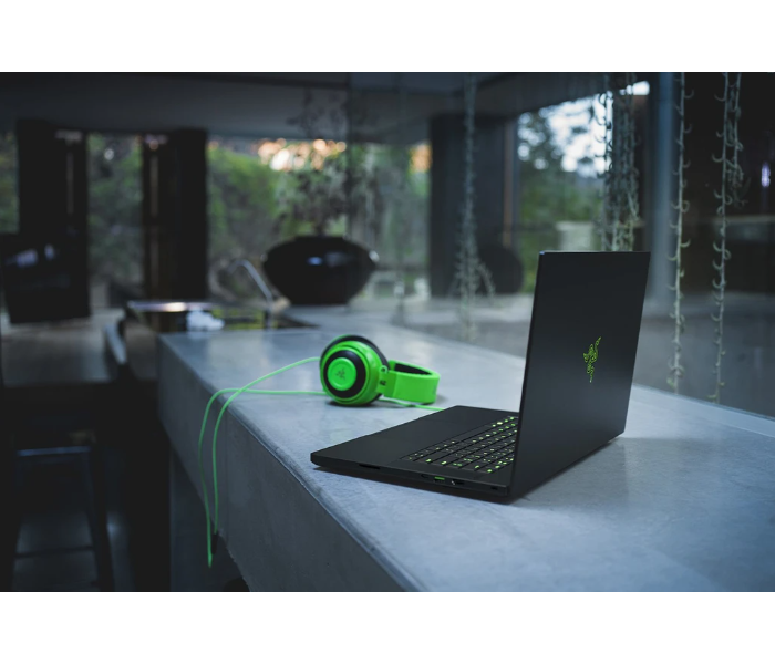 Razer Blade RZ09-03304E42-R341 16GB RAM 512GB SSD 15.6 inch Intel Core i7 8GB NVIDIA Windows 10 Home - Black in UAE