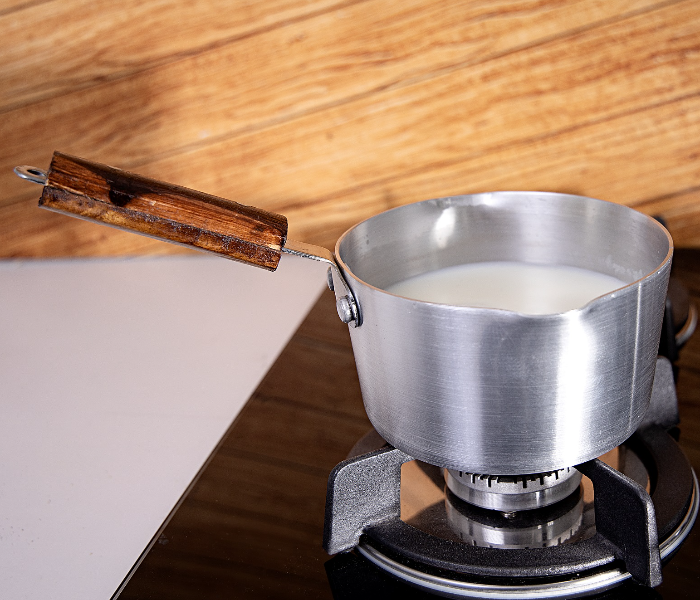 Royalford RF8992 7-inches Aluminium Milk Pan with Wooden Handle - Silver - Zoom Image 1