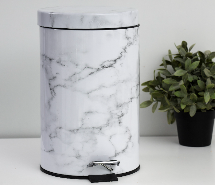 Royalford RF9581 5 Litre Marble Design Dust Bin - White & Grey - Zoom Image 2