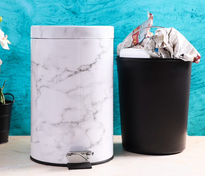 Royalford RF9584 20 Litre Marble Design Dust Bin - White & Grey - Zoom Image 3