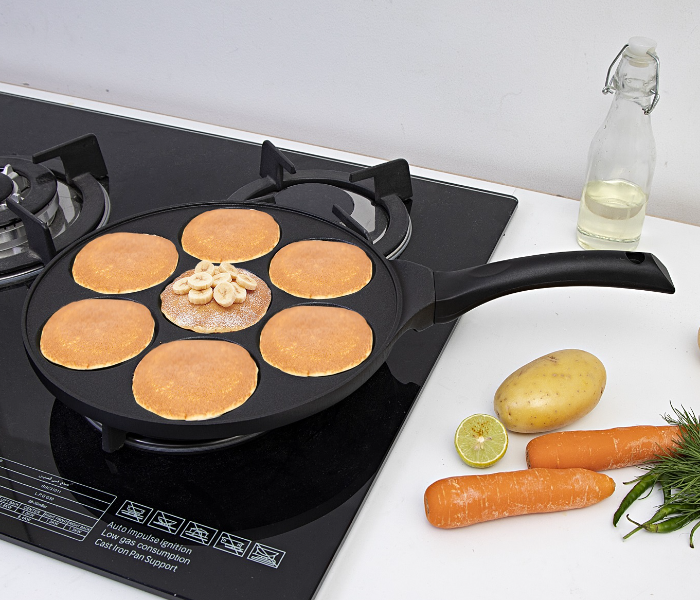 Royalford RF5781 Non-Stick Die Cast Aluminum Pan Cake Maker - Black - Zoom Image 3