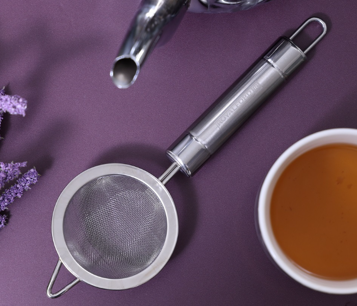 Royalford RF5925 7.2cm Stainless Steel Tea Strainer - Silver - Zoom Image 3