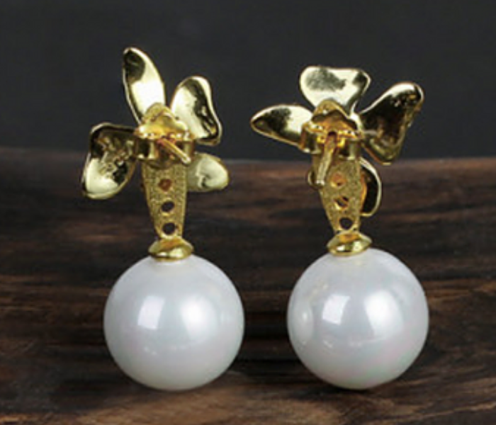 Elegant and Fashionable Faux Pearl Natural Flower Design Ear Ring For Women - Gold - Zoom Image 2