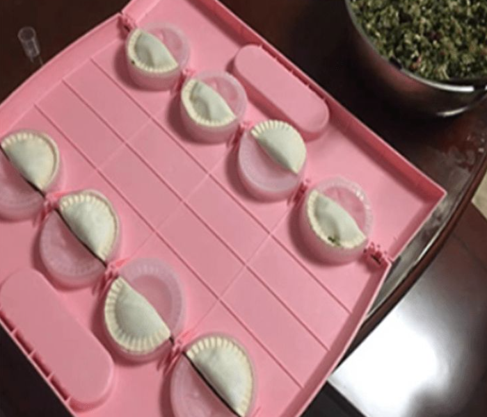 Household Handmade Dumpling Mould- Pink - Zoom Image 3