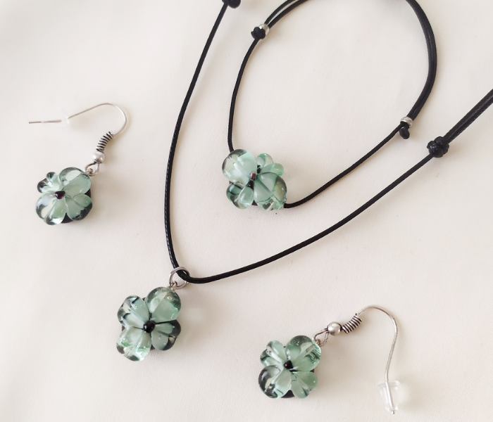 Handmade Glass Art Violet Jewellery Set - Green and Black - Zoom Image 4