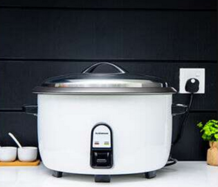 Olsenmark  OMRC2431 2500W Automatic Rice Cooker -White - Zoom Image 4