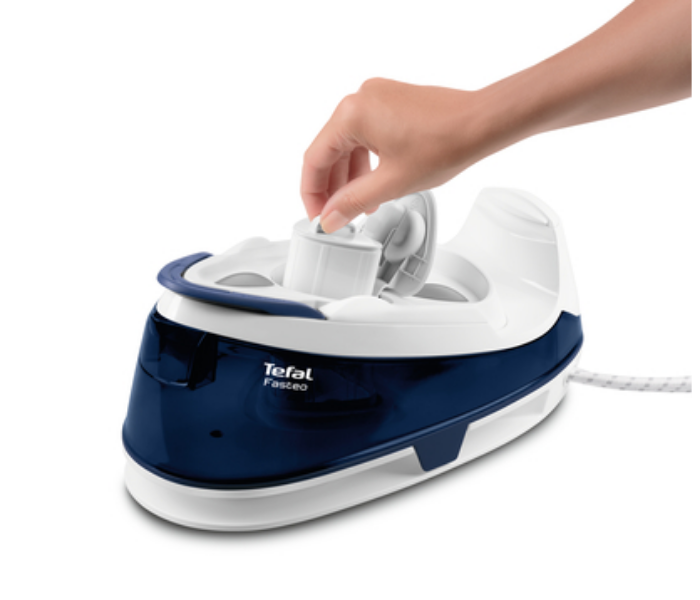 Tefal SV6040 Fasteo Steam Iron - Black and White - Zoom Image 4