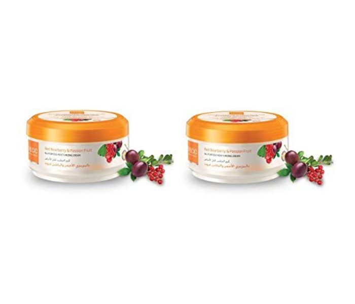 VLCC Pack Of 2 150ml Red Bearberry and Passion Fuit Set - Zoom Image