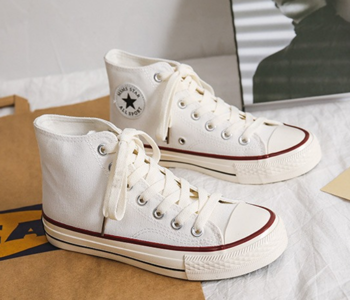 Classical High Top EU 39 Canvas Sneakers - White - Zoom Image 1