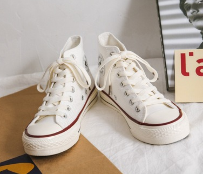 Classical High Top EU 40 Canvas Sneakers - White - Zoom Image 2