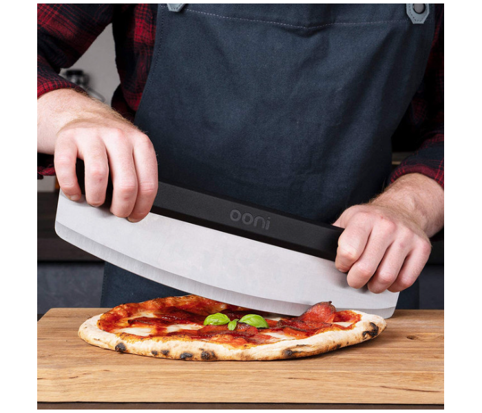 Ooni UU-P06700 14 inch Stainless Steel Rocker Blade Pizza Cutter - Black - Zoom Image 4