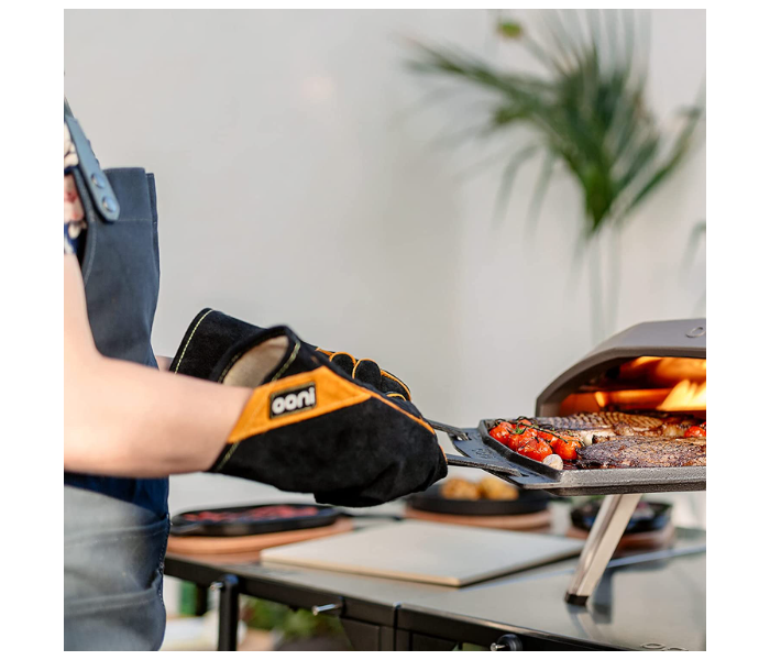 Ooni UU-P07D00 Leather Heat Resistant Pizza Oven Gloves - Black and Yellow - Zoom Image 3