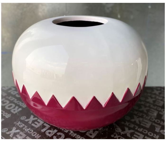 Grace GQ-305/A 500 mm Exotic Royal Qatar Flag Round Design Garden GRP Planters for Interior and Exterior - White - Zoom Image 2