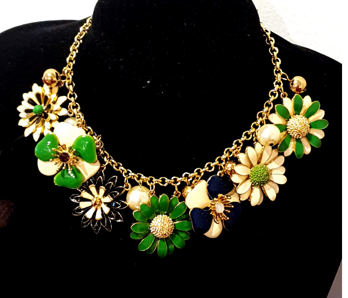 Strabella NC3-05 Beautifu High Quality Necklace for Women - Golden and Green - Zoom Image