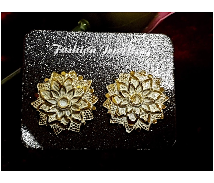 Strabella ES1-10a Elegant Floral Design Ear Stud for Women - White - Zoom Image