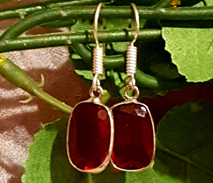 Strabella ER2-16 Beautiful Single Stone Earrings for Women - Red and Gold - Zoom Image