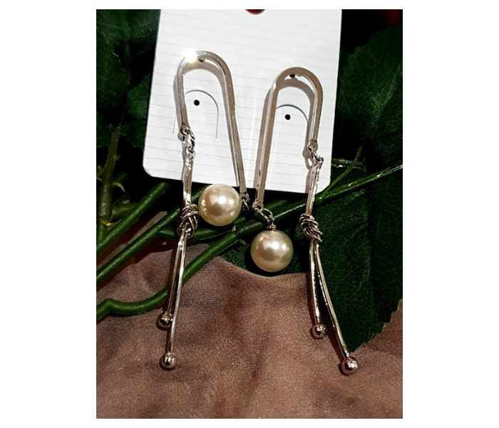 Strabella B2-01b Hanging Earring with White Beads for Women - Silver - Zoom Image