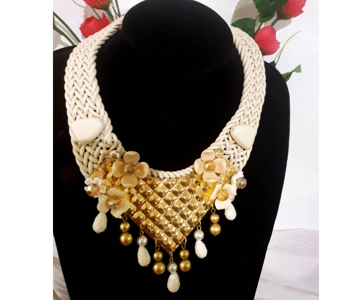 Strabella NC3003b Beautiful Western Necklace for Women - White and Gold - Zoom Image